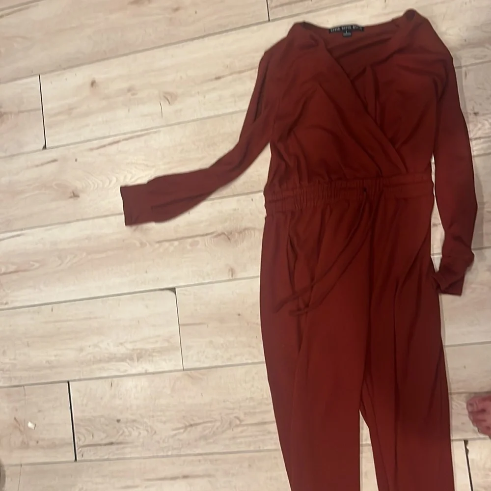 Jumpsuit.. - Picture 4 of 4